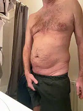 Snapshot of vincent1522 chatting on 11.26.25 vincent1522 online show from 11.26.25