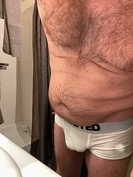 Snapshot of vincent1522 chatting on 11.29.25 vincent1522 online show from 11.29.25