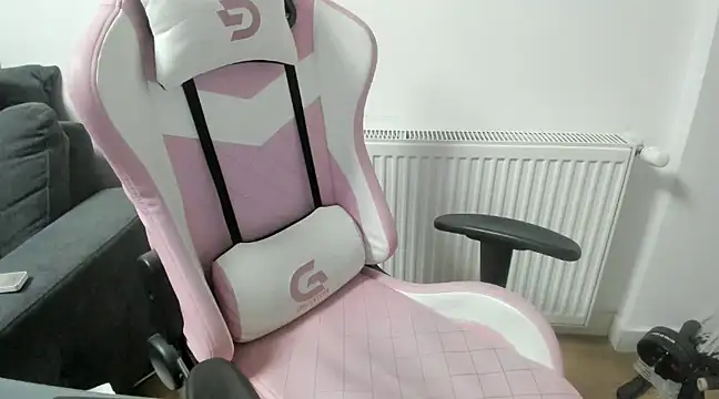 Snapshot of LadyLyanna chatting on 02.01.25 LadyLyanna online show from 02.01.25