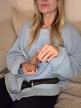 Phoebe Lily online show from 11.16.25