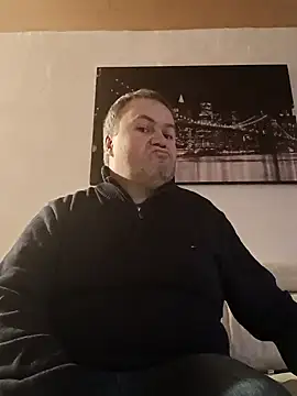 Snapshot of Pourleplasirs chatting on 02.05.25 Pourleplasirs online show from 02.05.25