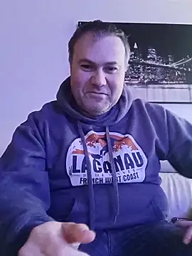 Snapshot of Pourleplasirs chatting on 02.26.25 Pourleplasirs online show from 02.26.25