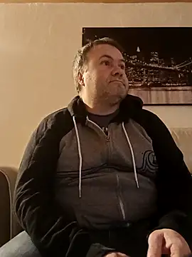 Snapshot of Pourleplasirs chatting on 02.27.25 Pourleplasirs online show from 02.27.25