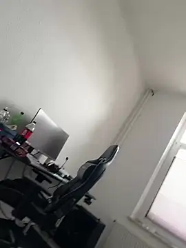 Mo 2003 online show from 02.11.25