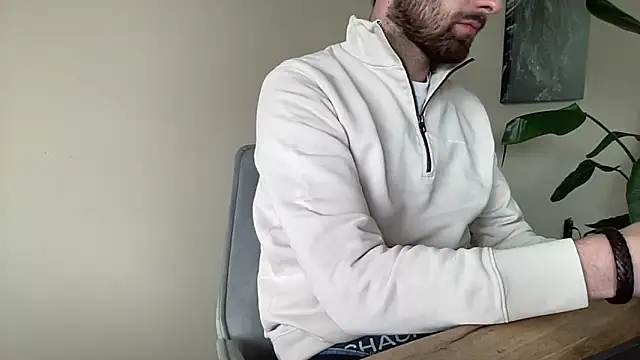 Snapshot of bullyboyy chatting on 06.15.26 bullyboyy online show from 06.15.26