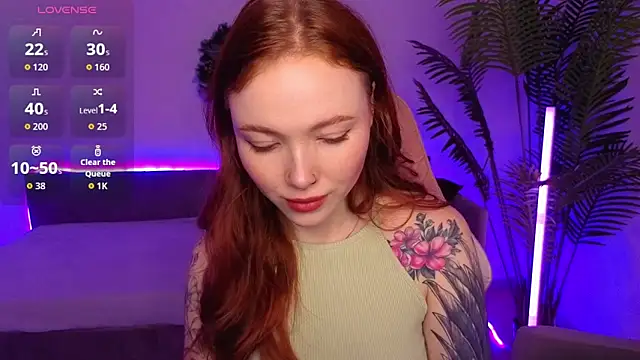 Snapshot of Maya_Light chatting on 12.22.25 Maya Light online show from 12.22.25