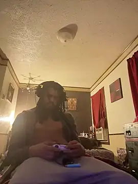 Snapshot of B3-Dindles chatting on 03.19.25 B3-Dindles online show from 03.19.25