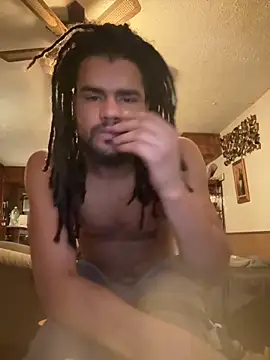 Snapshot of B3-Dindles chatting on 10.30.25 B3-Dindles online show from 10.30.25