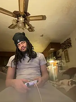 Snapshot of B3-Dindles chatting on 02.04.26 B3-Dindles online show from 02.04.26