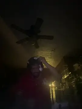 Snapshot of B3-Dindles chatting on 04.15.26 B3-Dindles online show from 04.15.26