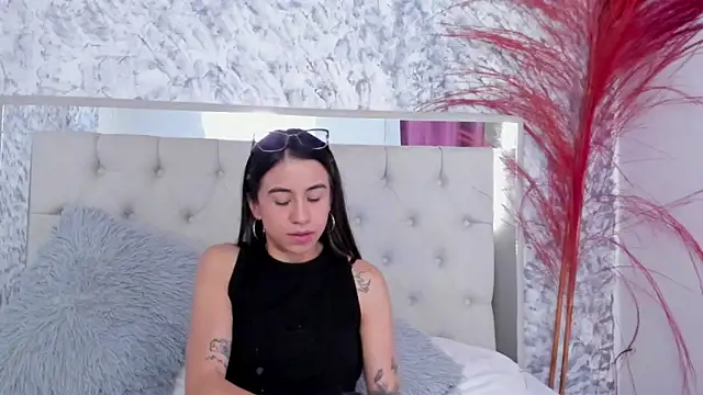 Ariana greenblat online show from 11.17.25