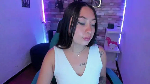 Snapshot of miss_isabella_m chatting on 02.11.25 miss isabella m online show from 02.11.25