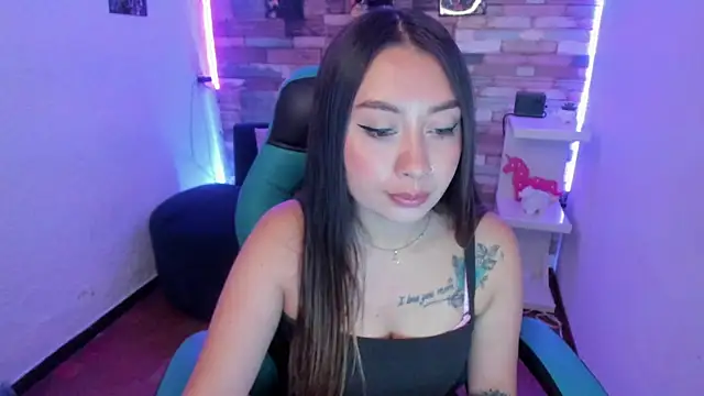 Snapshot of miss_isabella_m chatting on 02.12.25 miss isabella m online show from 02.12.25