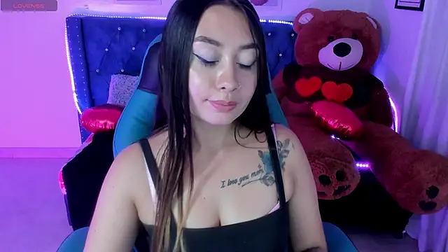 Snapshot of miss_isabella_m chatting on 02.20.25 miss isabella m online show from 02.20.25