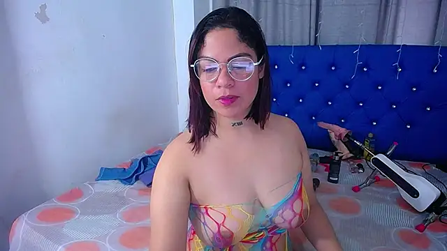 Snapshot of hornny_cougar chatting on 11.18.25 hornny cougar online show from 11.18.25