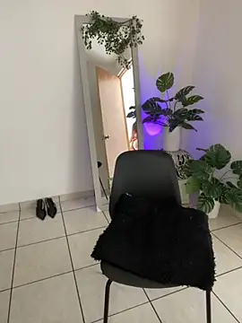 Snapshot of meli_ortiz_ chatting on 11.04.25 meli ortiz online show from 11.04.25