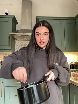 Snapshot of cute_carly_ chatting on 03.16.25 cute carly  online show from 03.16.25