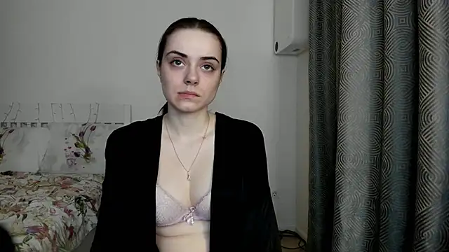 Snapshot of Hustle_Babyy chatting on 11.20.25 Hustle Babyy online show from 11.20.25