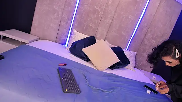 AliDiaz  online show from 03.18.25