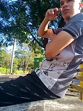 arevalo1124 online show from 09.15.25