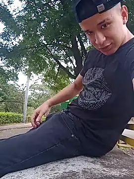 arevalo1124 online show from 09.19.25