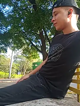 arevalo1124 online show from 09.23.25