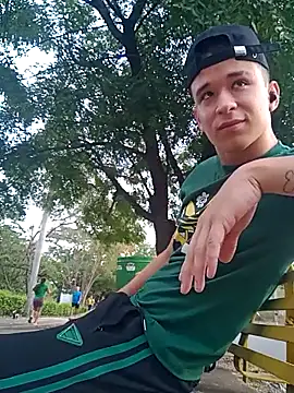 arevalo1124 online show from 09.25.25