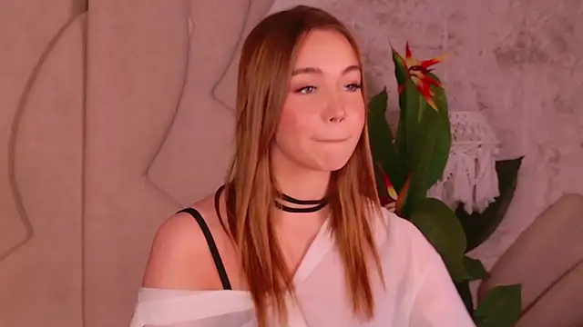 Snapshot of EvansLover chatting on 11.07.25 EvansLover online show from 11.07.25