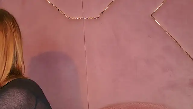 Snapshot of EvansLover chatting on 11.30.25 EvansLover online show from 11.30.25