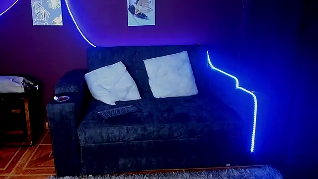 SOPHI WOLFF online show from 03.07.25