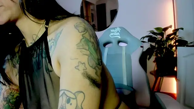 Snapshot of tattoo_ninja_kittyy chatting on 11.11.25 tattoo ninja kittyy online show from 11.11.25