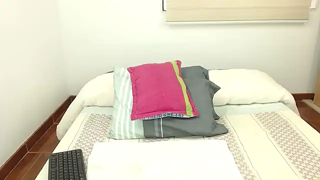 picaes8 online show from 11.19.25