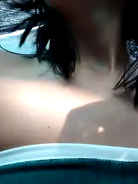 Snapshot of Maiden-Hot chatting on 01.30.25 Maiden-Hot online show from 01.30.25