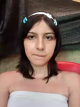 Snapshot of Maiden-Hot chatting on 02.08.25 Maiden-Hot online show from 02.08.25