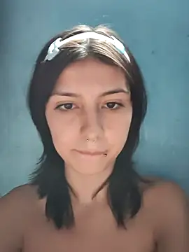 Snapshot of Maiden-Hot chatting on 02.14.25 Maiden-Hot online show from 02.14.25