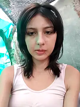 Snapshot of Maiden-Hot chatting on 02.15.25 Maiden-Hot online show from 02.15.25