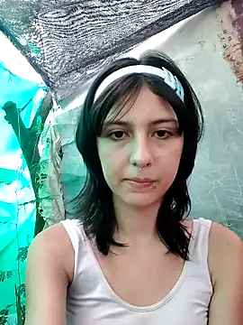 Snapshot of Maiden-Hot chatting on 02.15.25 Maiden-Hot online show from 02.15.25