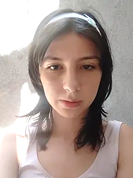 Snapshot of Maiden-Hot chatting on 02.16.25 Maiden-Hot online show from 02.16.25