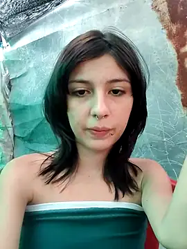 Snapshot of Maiden-Hot chatting on 02.17.25 Maiden-Hot online show from 02.17.25