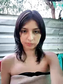 Snapshot of Maiden-Hot chatting on 02.19.25 Maiden-Hot online show from 02.19.25
