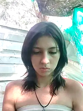 Snapshot of Maiden-Hot chatting on 02.19.25 Maiden-Hot online show from 02.19.25