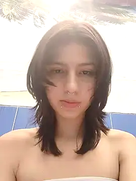 Snapshot of Maiden-Hot chatting on 03.15.25 Maiden-Hot online show from 03.15.25