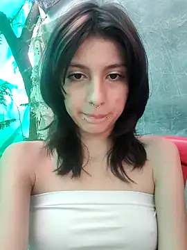 Snapshot of Maiden-Hot chatting on 03.20.25 Maiden-Hot online show from 03.20.25