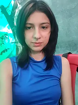 Snapshot of Maiden-Hot chatting on 03.21.25 Maiden-Hot online show from 03.21.25