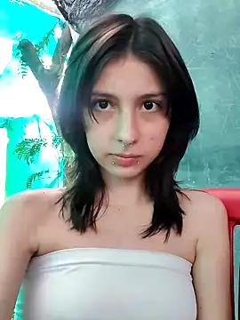 Snapshot of Maiden-Hot chatting on 03.22.25 Maiden-Hot online show from 03.22.25