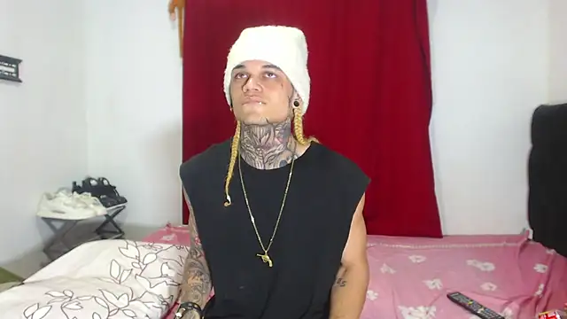 Snapshot of hot_man05 chatting on 01.30.25 hot man05 online show from 01.30.25