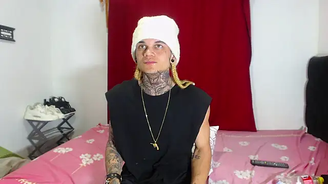 Snapshot of hot_man05 chatting on 01.30.25 hot man05 online show from 01.30.25