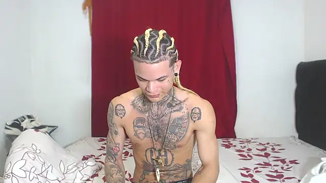 Snapshot of hot_man05 chatting on 02.02.25 hot man05 online show from 02.02.25