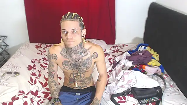 Snapshot of hot_man05 chatting on 02.03.25 hot man05 online show from 02.03.25