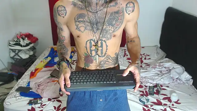 Snapshot of hot_man05 chatting on 02.05.25 hot man05 online show from 02.05.25